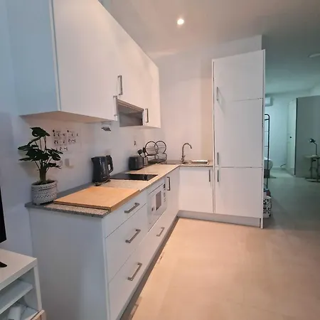Moderno Apartamento 2 Junto A Calle Marmoles Malaga Exterior photo
